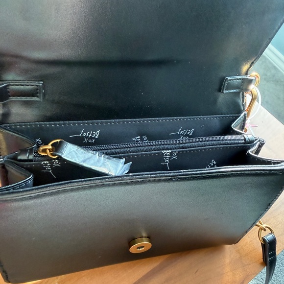 BETSEY JOHNSON BLACK CROSSBODY BAG WITH GOLD SKULL/GOTHIC EMBELLISHMENTS! NWT!!! - Picture 6 of 7